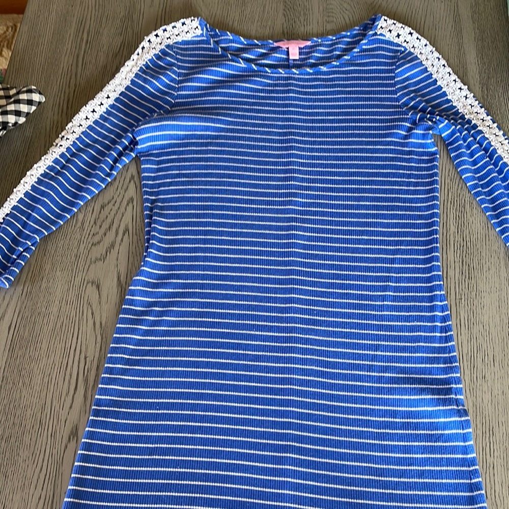 Used very good condition Lilly Pulitzer Blue lightweight sweater dress XL